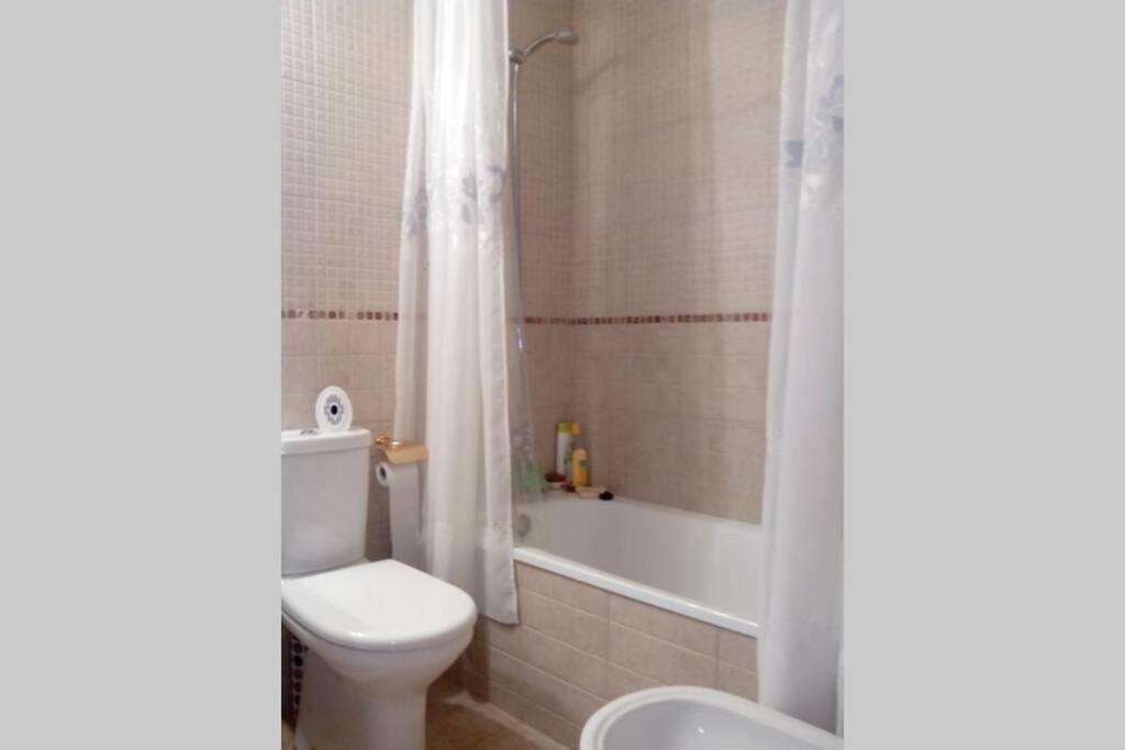 Bonito Apartamento De 3 Hab. Con Jardin 罗萨斯 外观 照片